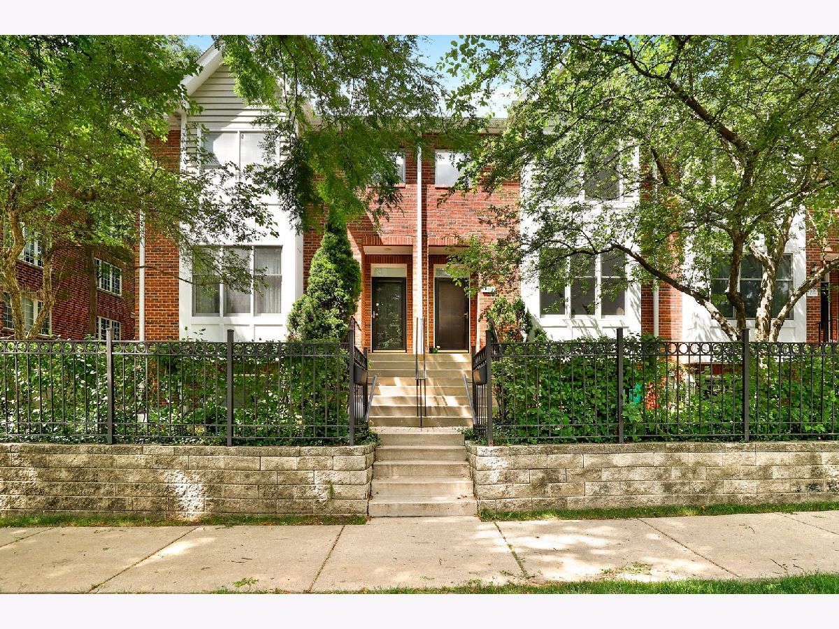 Townhomes Sold Village Green Palatine Illinois, 104 Colfax