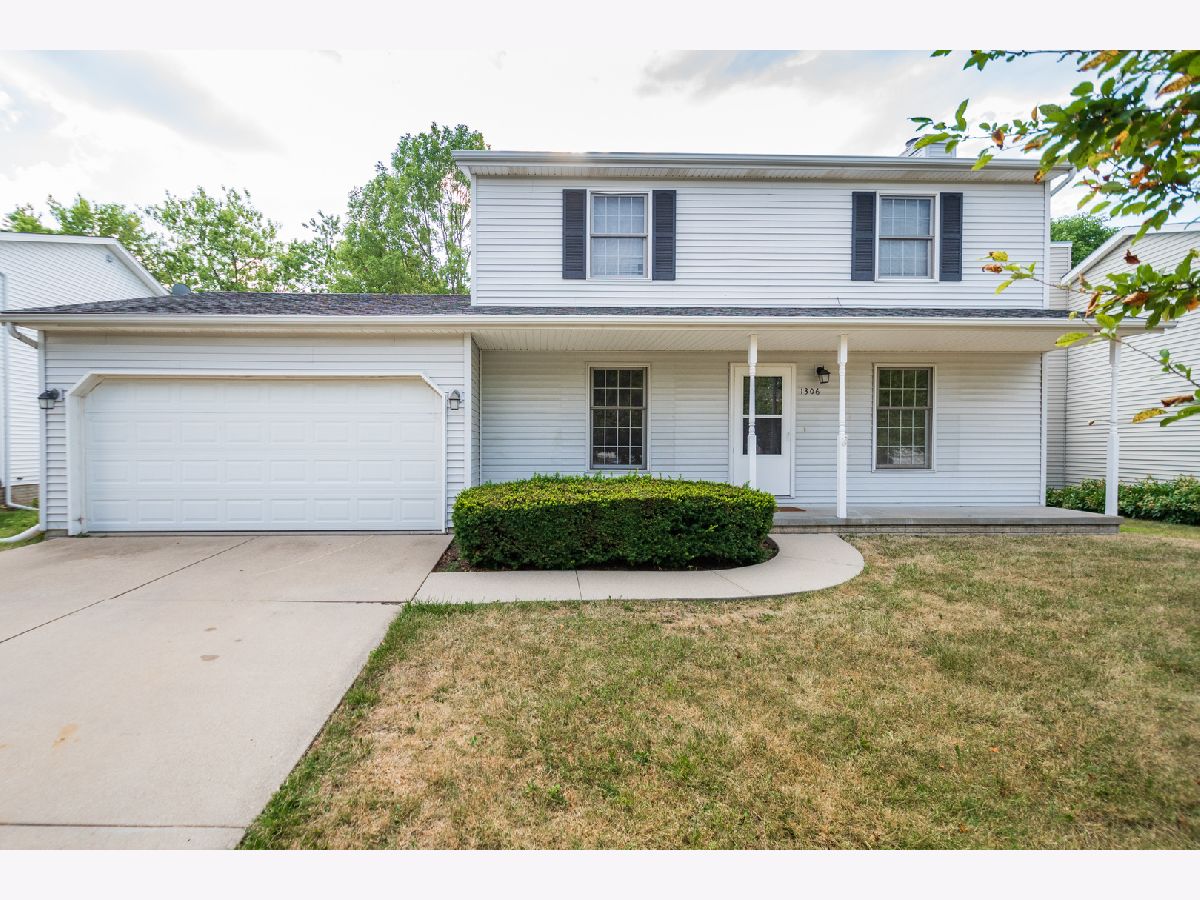 Homes & Condos & Townhomes Sold Highlands Ii Bloomington Illinois, 1306 Eastport