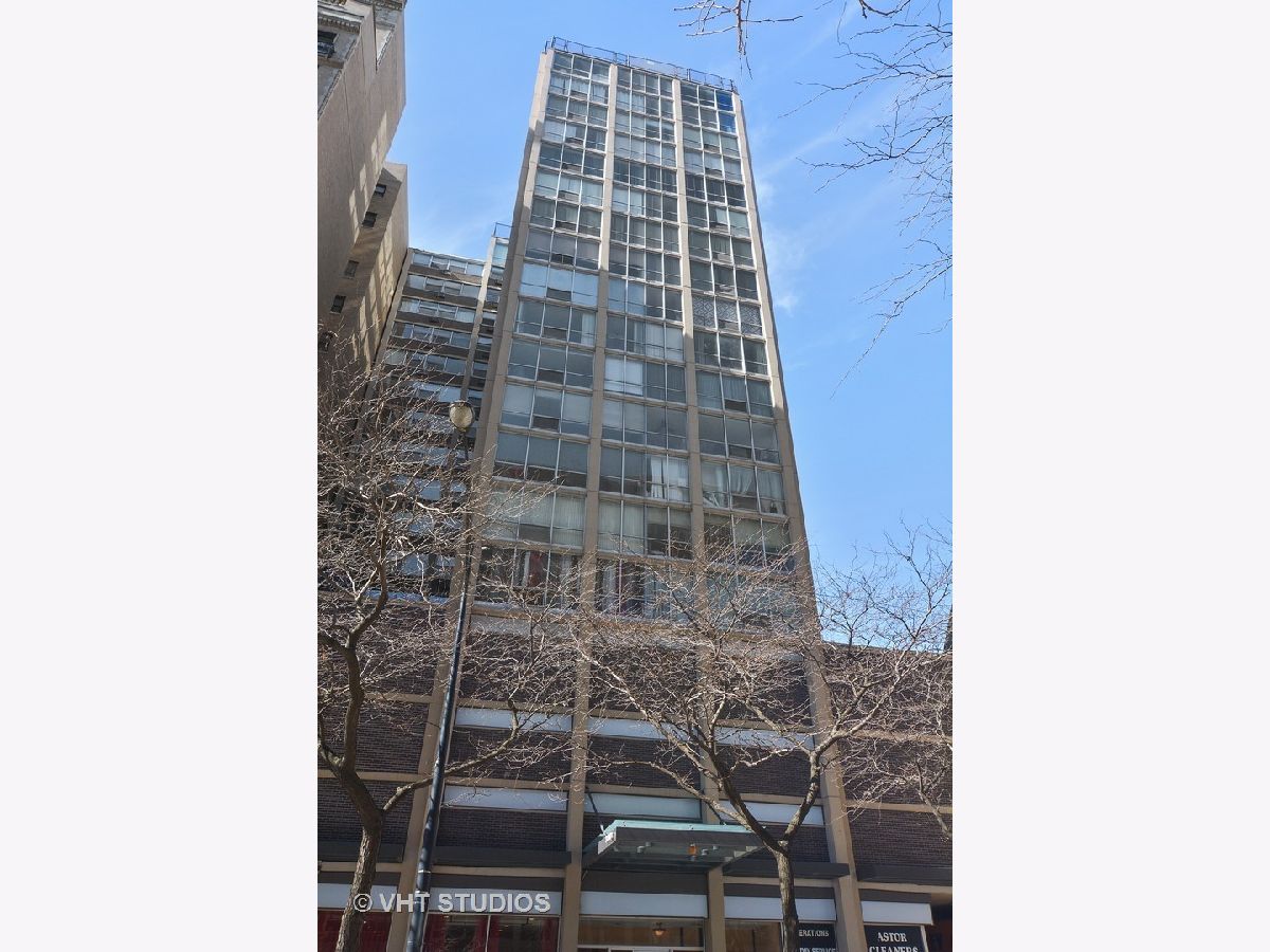 Condominiums Sold Belmont Harbor Chicago Illinois, 3110 Sheridan