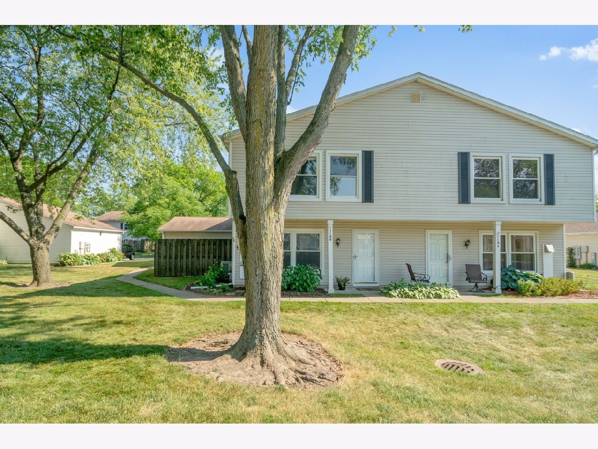 Townhomes & Condos Rented Heritage Manor Palatine Illinois, 1186 Candlenut