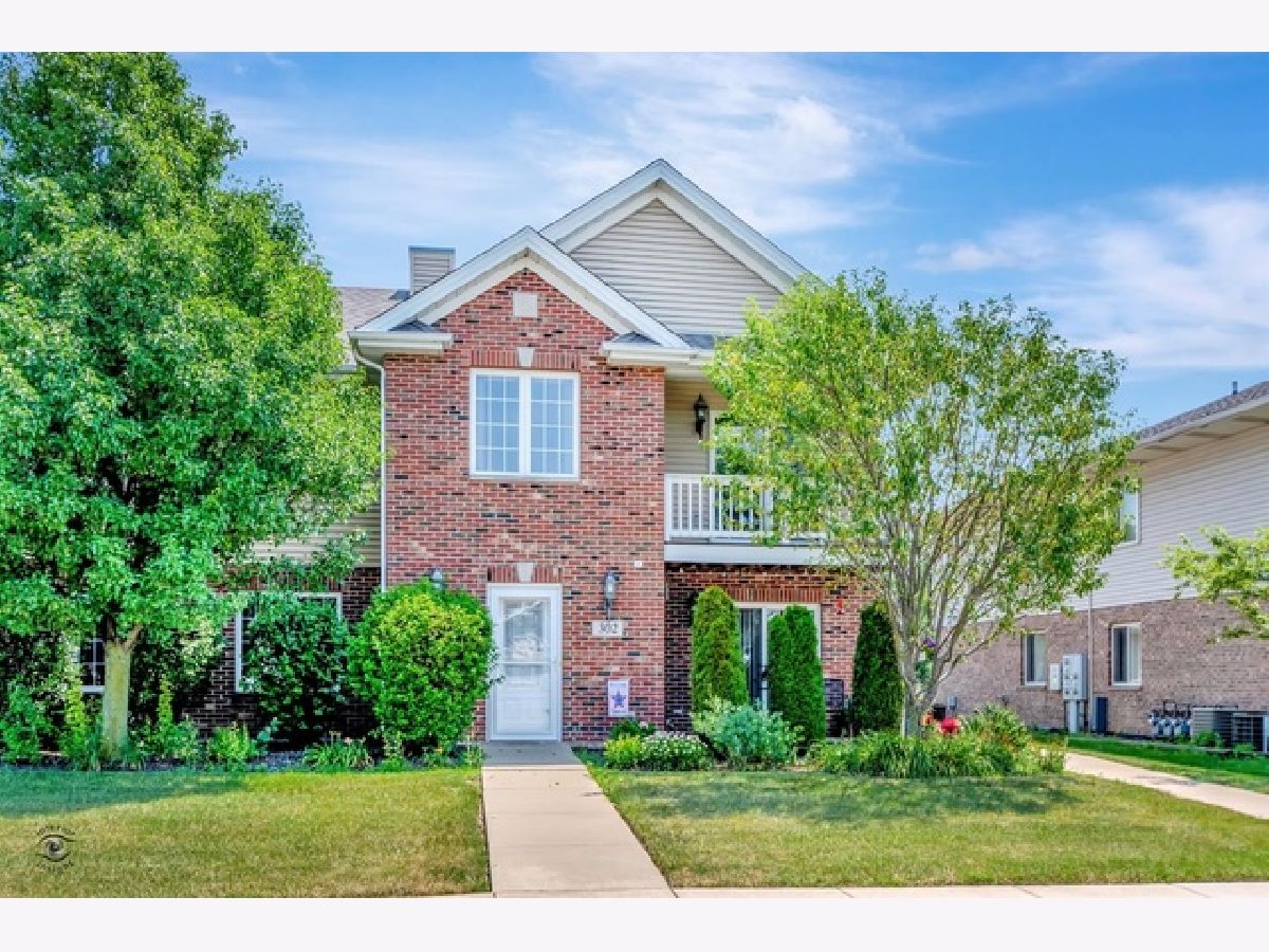 Townhomes & Condos & Homes Sold Lester Estates Manteno Illinois, 304 Raven