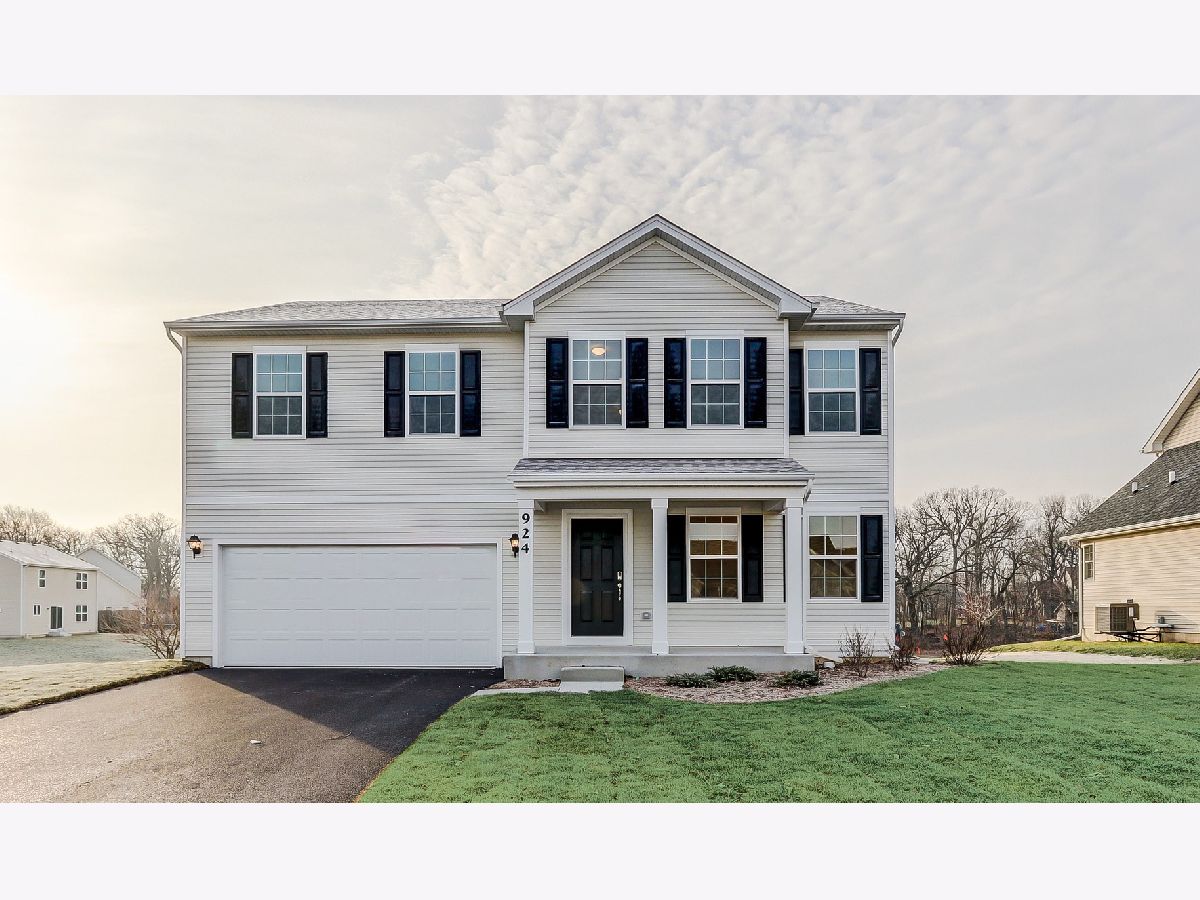 Homes Sold Churchill Farms Plano Illinois, 924 Churchill