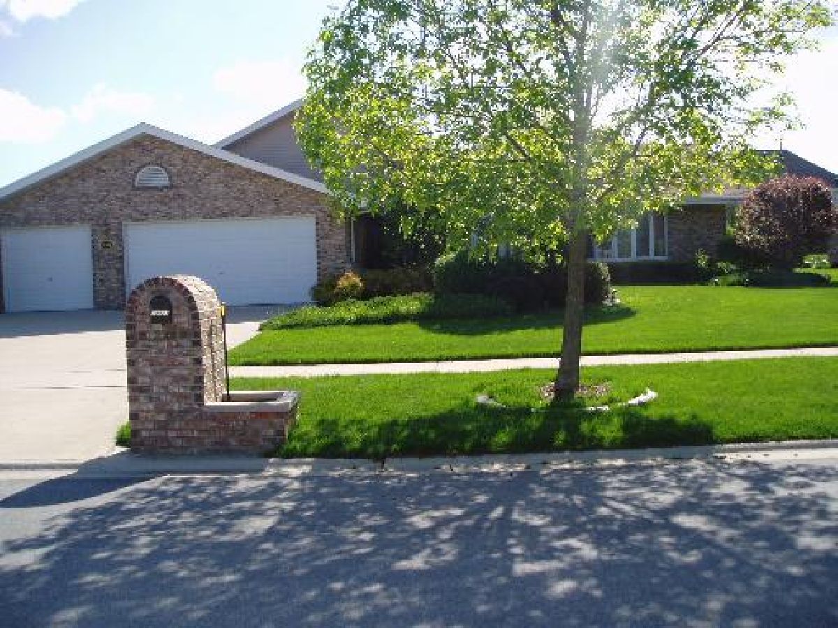 Homes & Townhomes Rented Grasmere Mokena Illinois, 19433 York Dr.