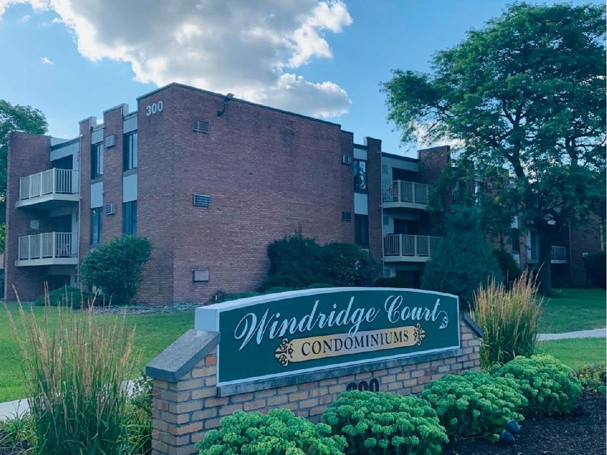 Condominiums Sold Windridge Courts Addison Illinois, 300 Fullerton