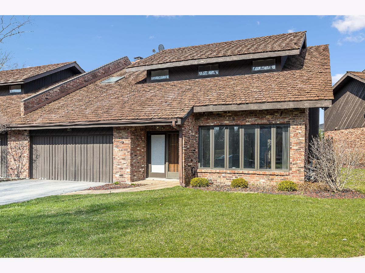 Townhomes & Condos & Homes Sold Hidden Lake Estates Palos Hills Illinois, 11 Lucas