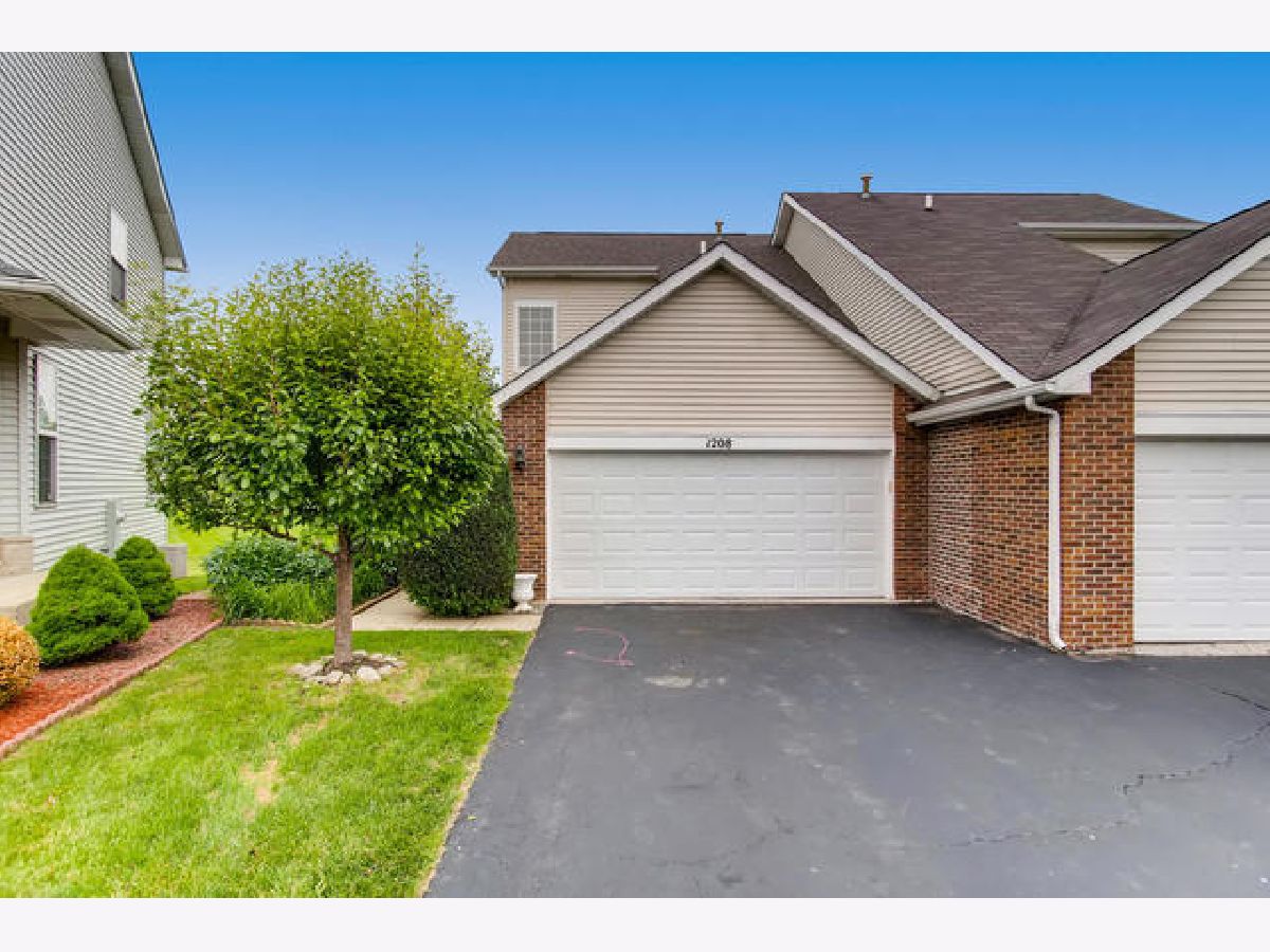 Townhomes & Homes Rented Marquette Landing Romeoville Illinois, 1208 Le Moyne