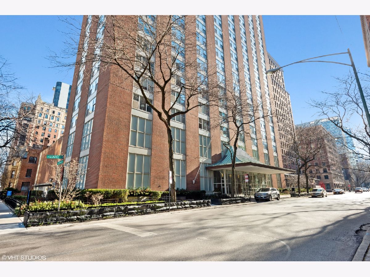 Condominiums Sold Ambassador House Chicago Illinois, 1325 State