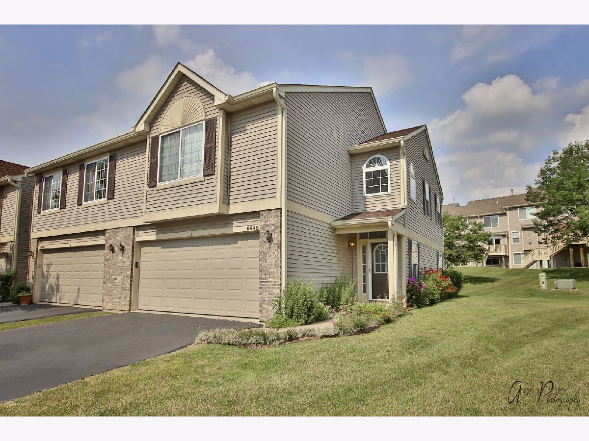Townhomes & Condos Rented Brightwater Fox Lake Illinois, 6949 Brightwater