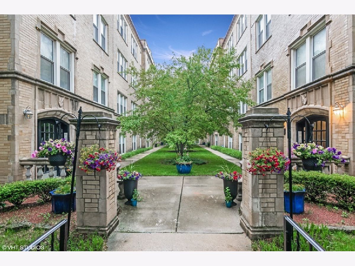 Condominiums Sold Ravenswood Court Chicago Illinois, 4510 Ashland