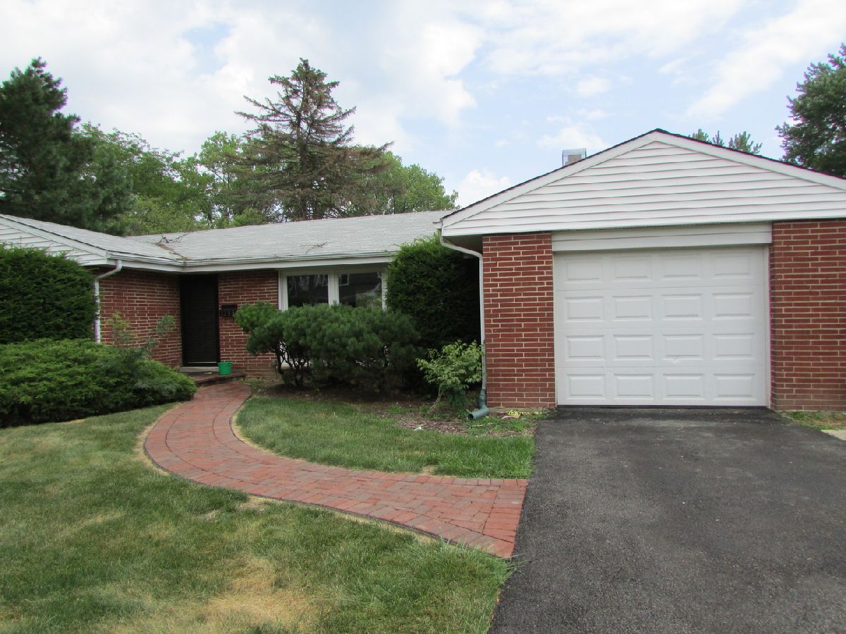 Homes Rented Northeast Deerfield Deerfield Illinois, 1335 Carlisle