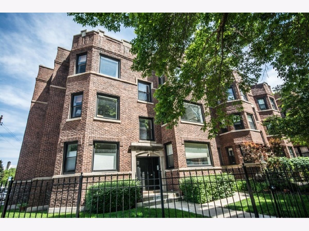 Condos & Townhomes Sold Beacon Flats Chicago Illinois, 4755 Beacon