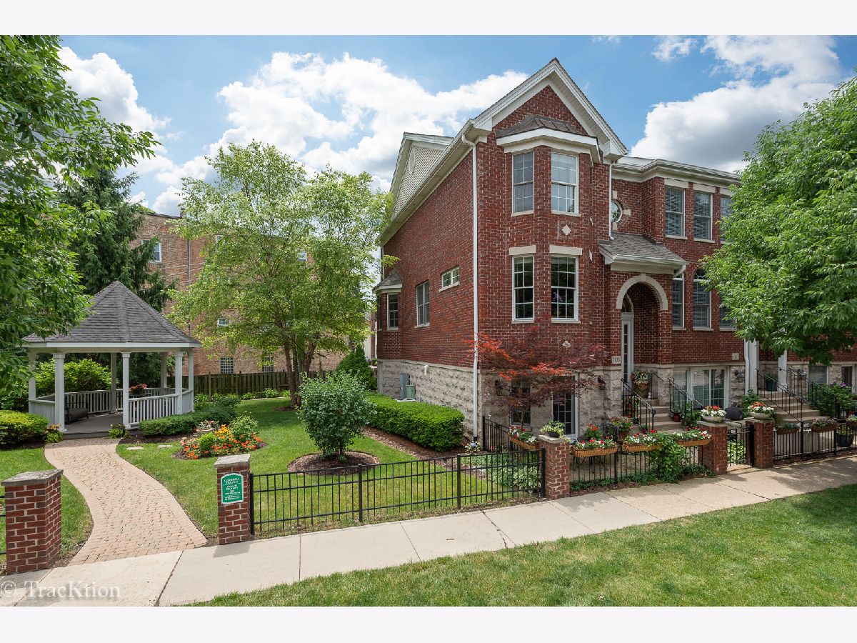 Townhomes Sold Georgian Courts Downers Grove Illinois, 1103 Gilbert