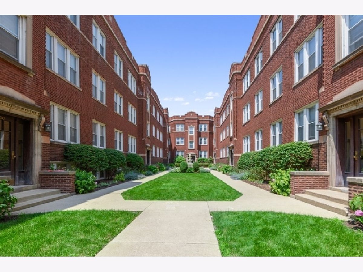 Condominiums Sold The Estes North Shore Chicago Illinois, 1348 Estes