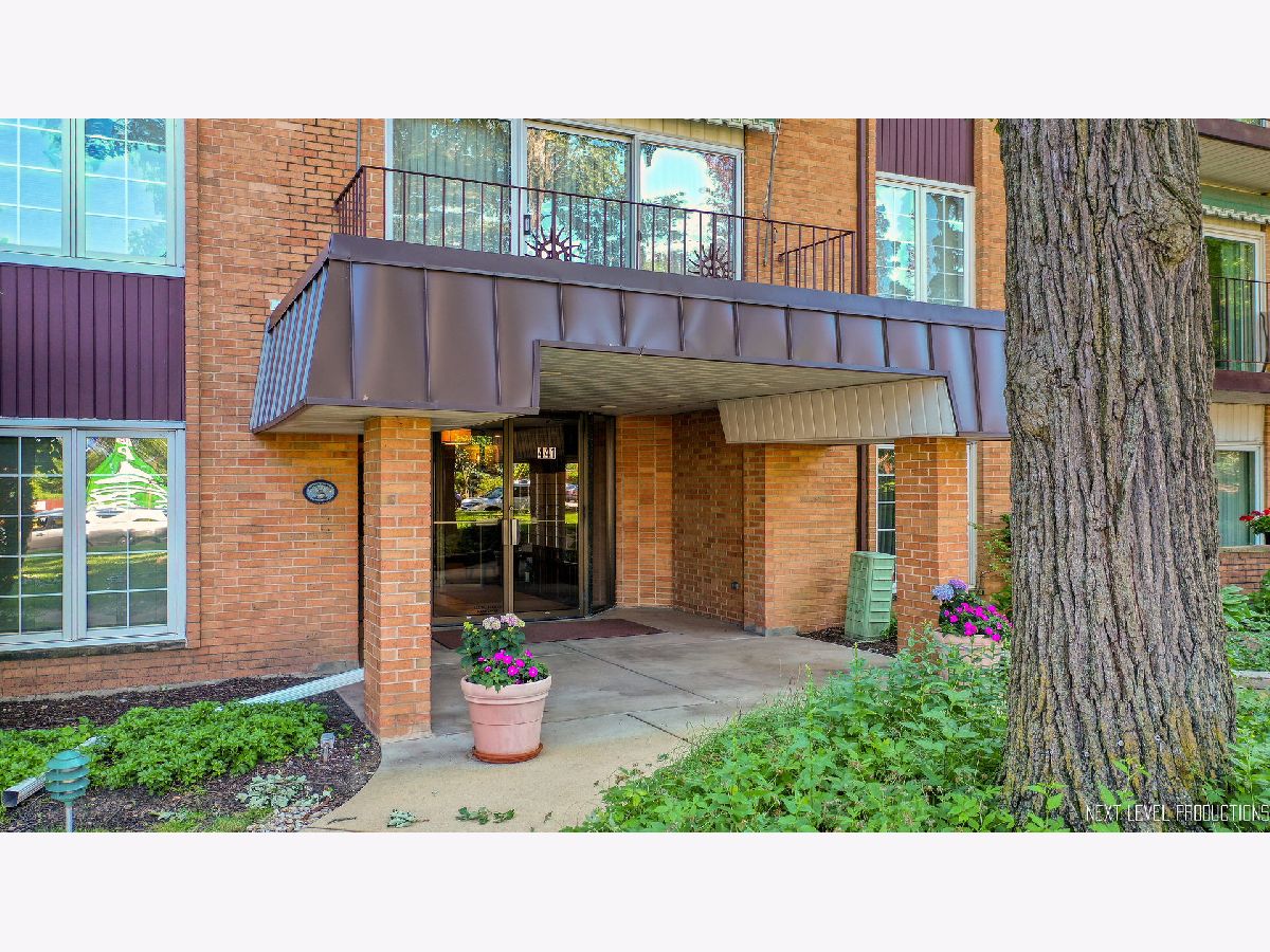 Condominiums Sold Park Place Glen Ellyn Illinois, 441 Park