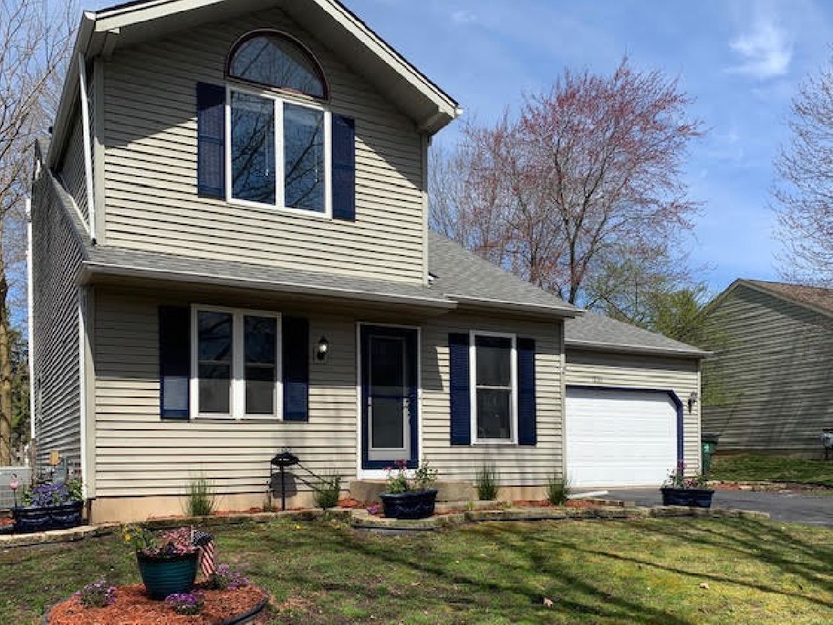Homes Sold Cedarwood Algonquin Illinois, 1220 Greenridge