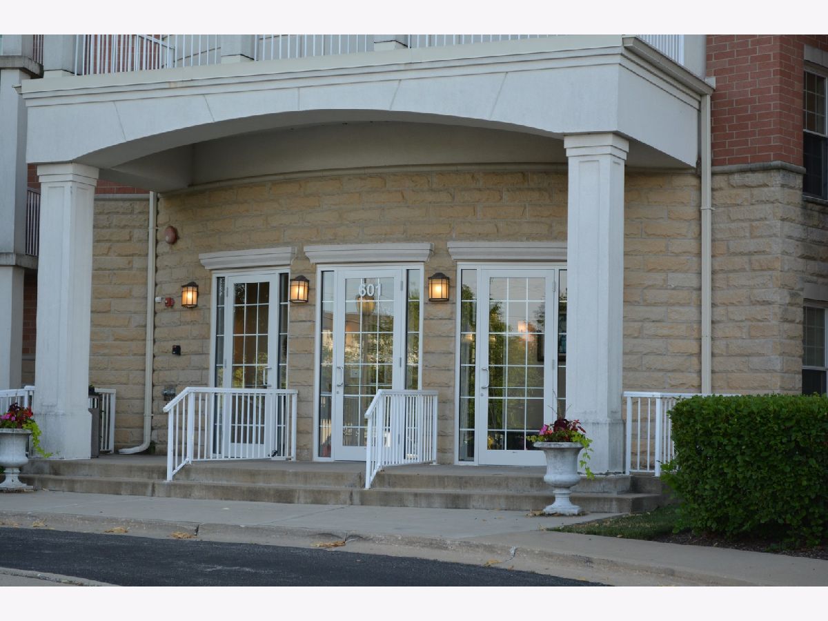 Condominiums Rented Fountains Of Arlington Arlington Heights Illinois, 601 Rand