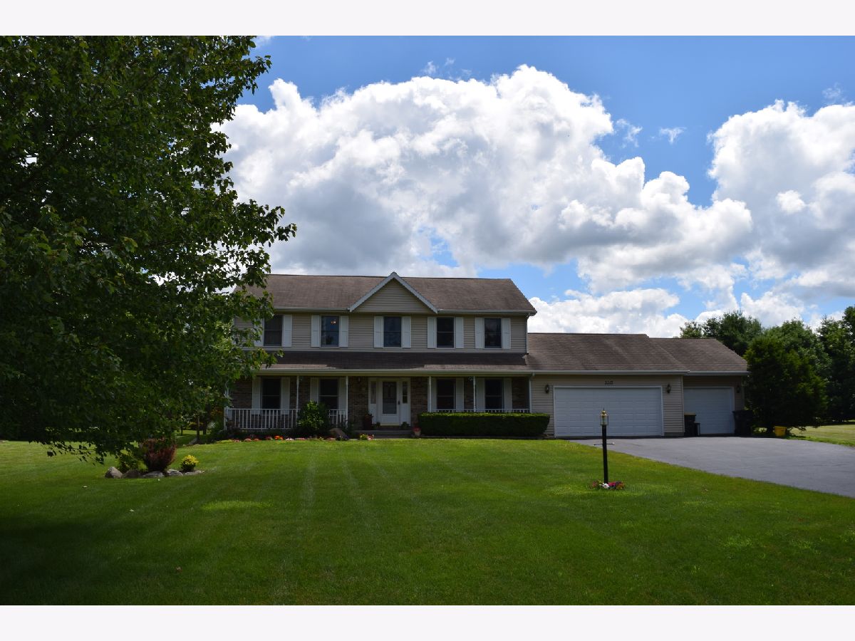Homes Sold English Prairie Spring Grove Illinois, 2317 Fox Bluff