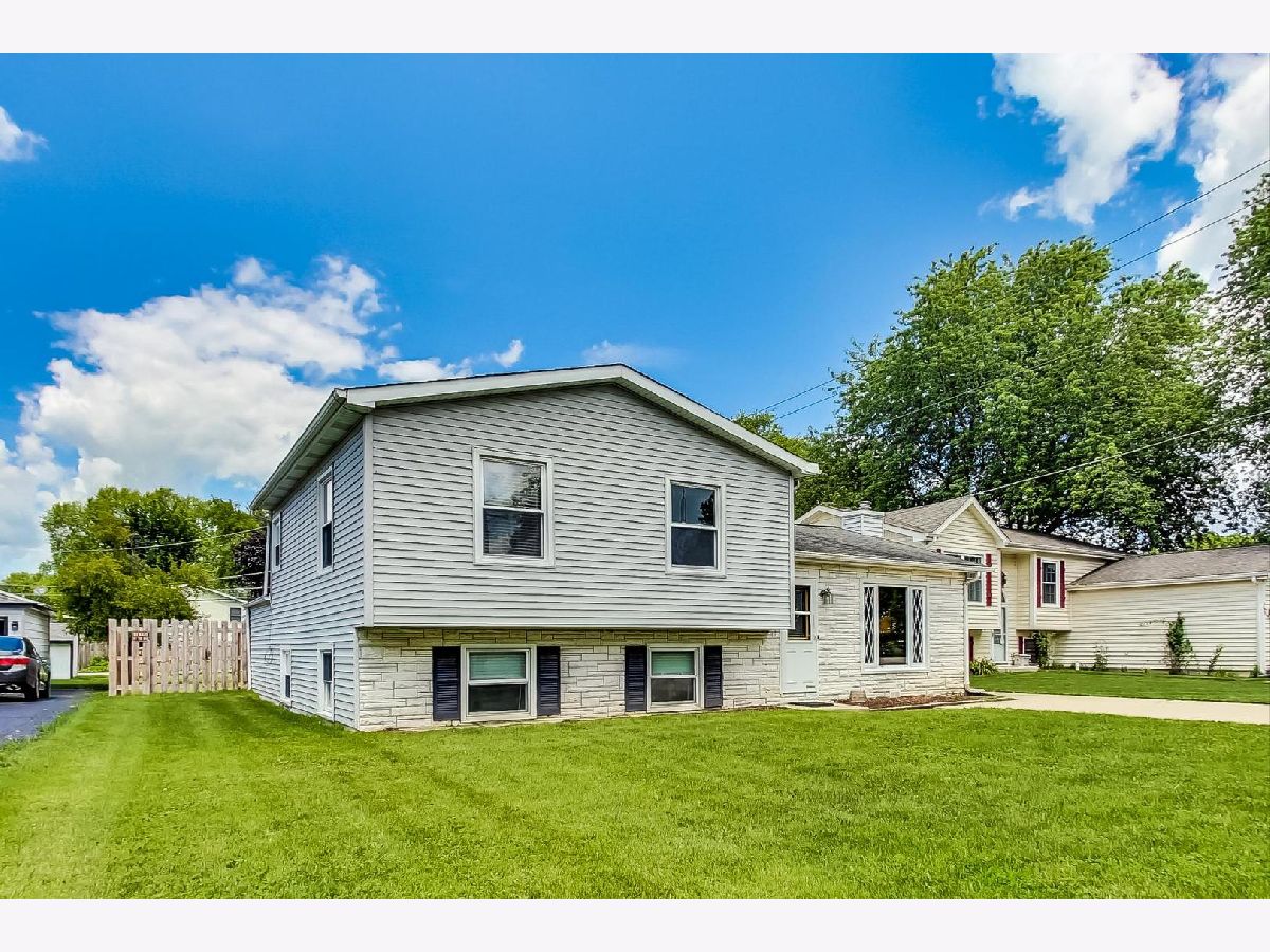 Homes Sold Orchard Gardens Lake Villa Illinois, 25582 Wacker