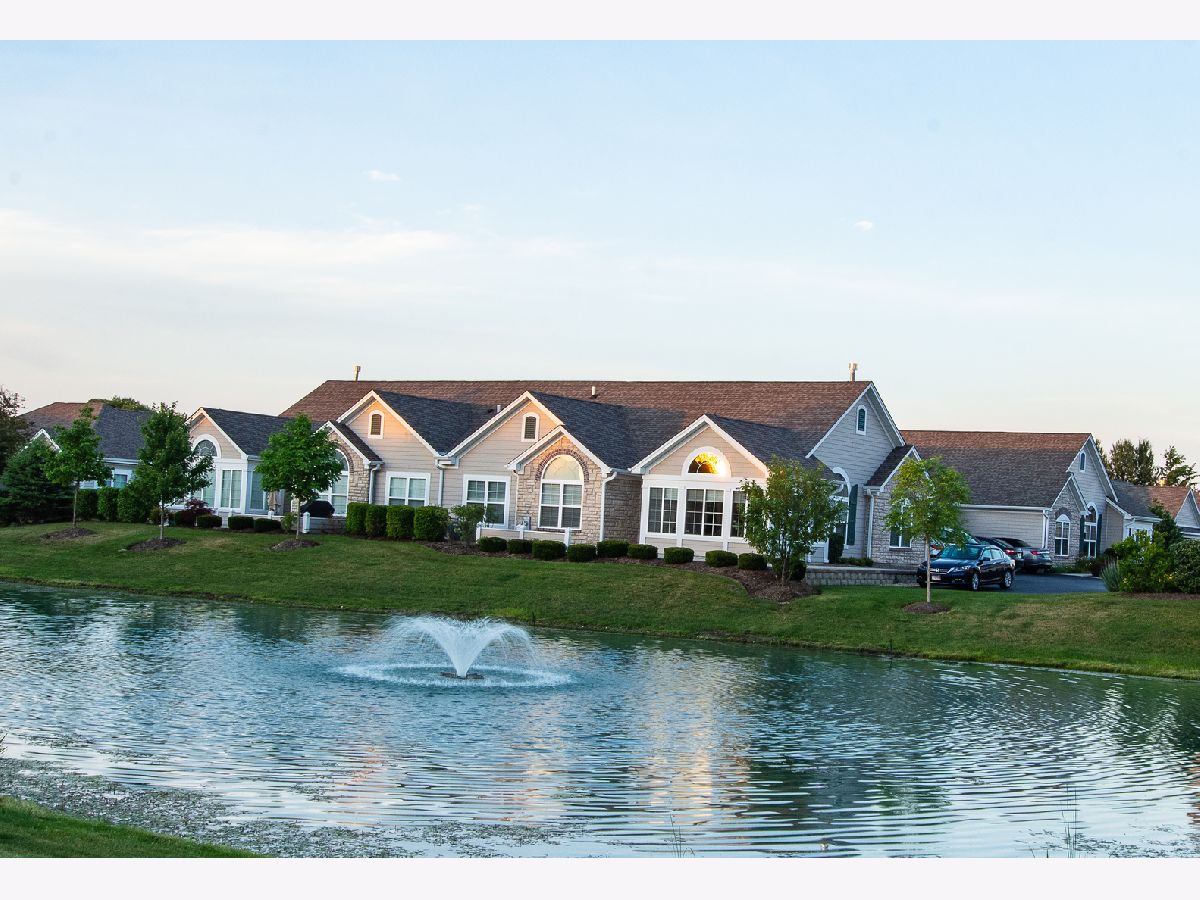 Townhomes & Condos & Homes Sold Villas At Fox Run Plainfield Illinois, 16532 Fox Run