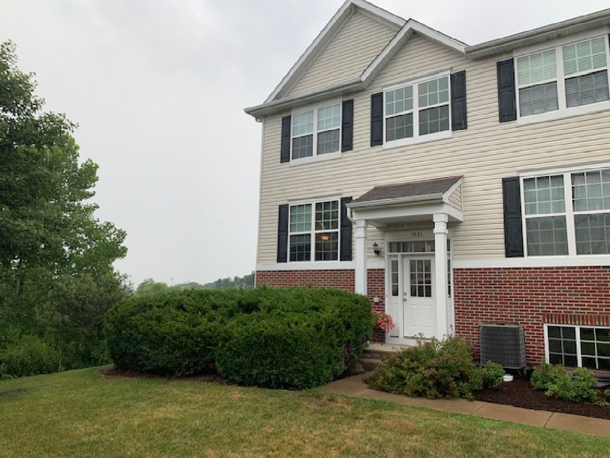 Townhomes Rented Mill Crossing At Grande Reserve Yorkville Illinois, 3821 Bailey