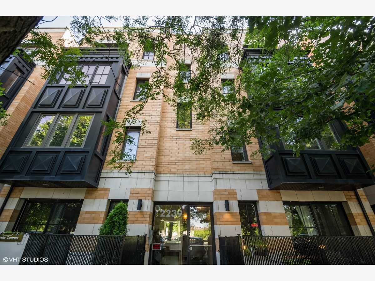 Condominiums Rented Lister Place Chicago Illinois, 2239 Lister