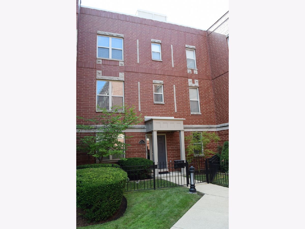 Townhomes Rented Greenview On The Park Chicago Illinois, 4646 Greenview