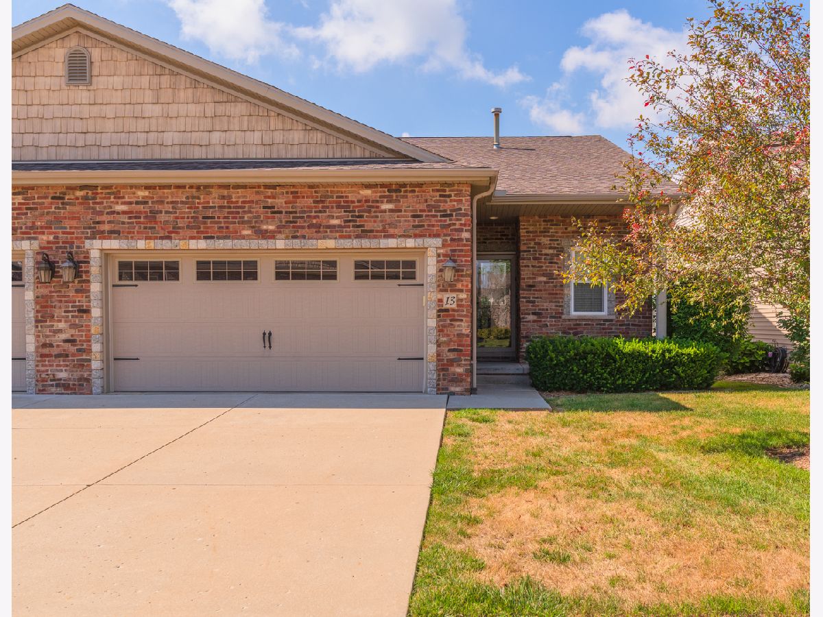 Condos & Townhomes & Homes Sold Villas At Eagle View South Bloomington Illinois, 13 Yukon
