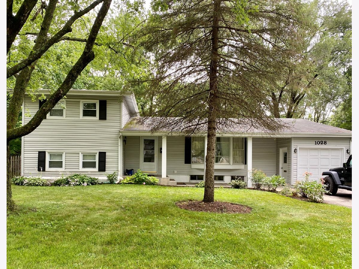 Homes Rented Deerfield Park Deerfield Illinois, 1028 Castlewood