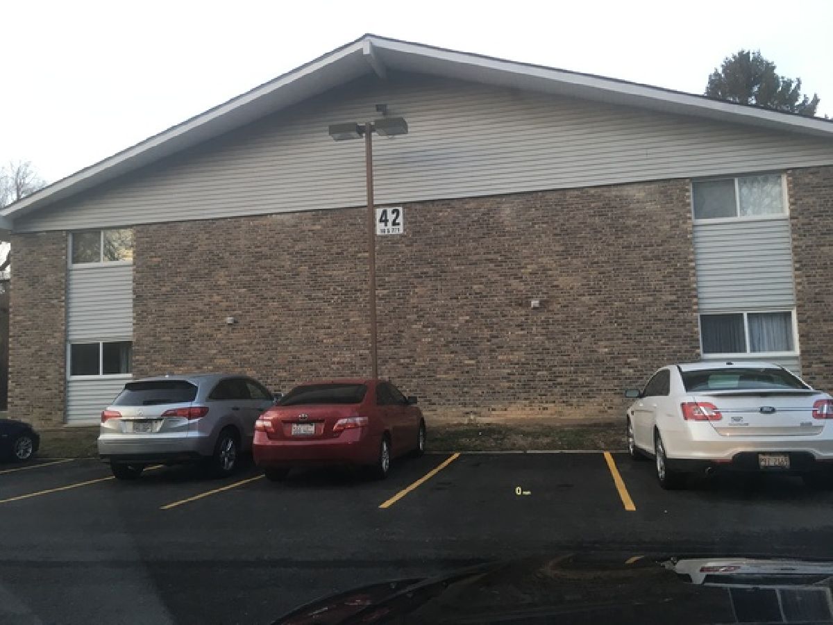 Condominiums Rented Waterfall Glen Willowbrook Illinois, 10S771 Clarendon Hills