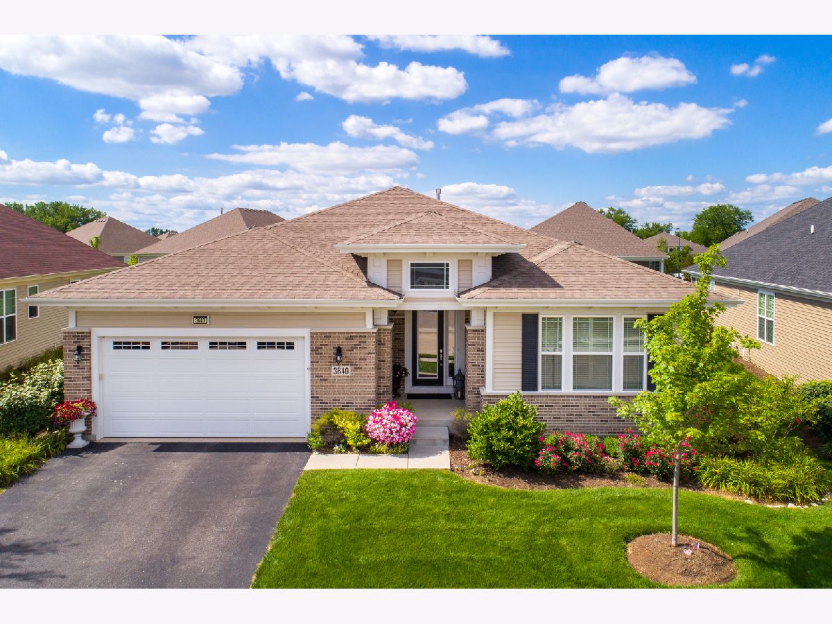 Carillon Club Naperville IL, Townhomes & Condos & Homes For Sale & For