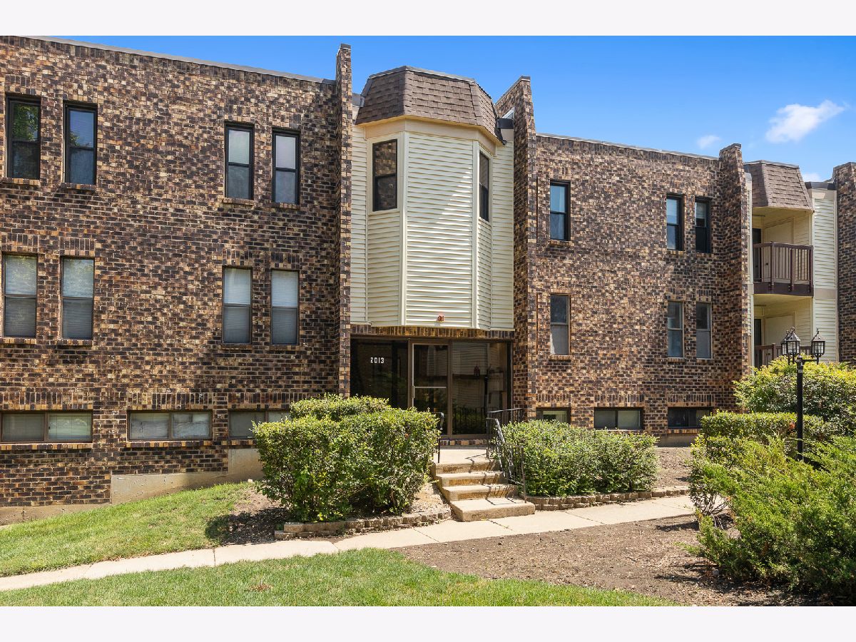 Woodridge Club Woodridge IL, Condos & Townhomes For Sale & For Rent