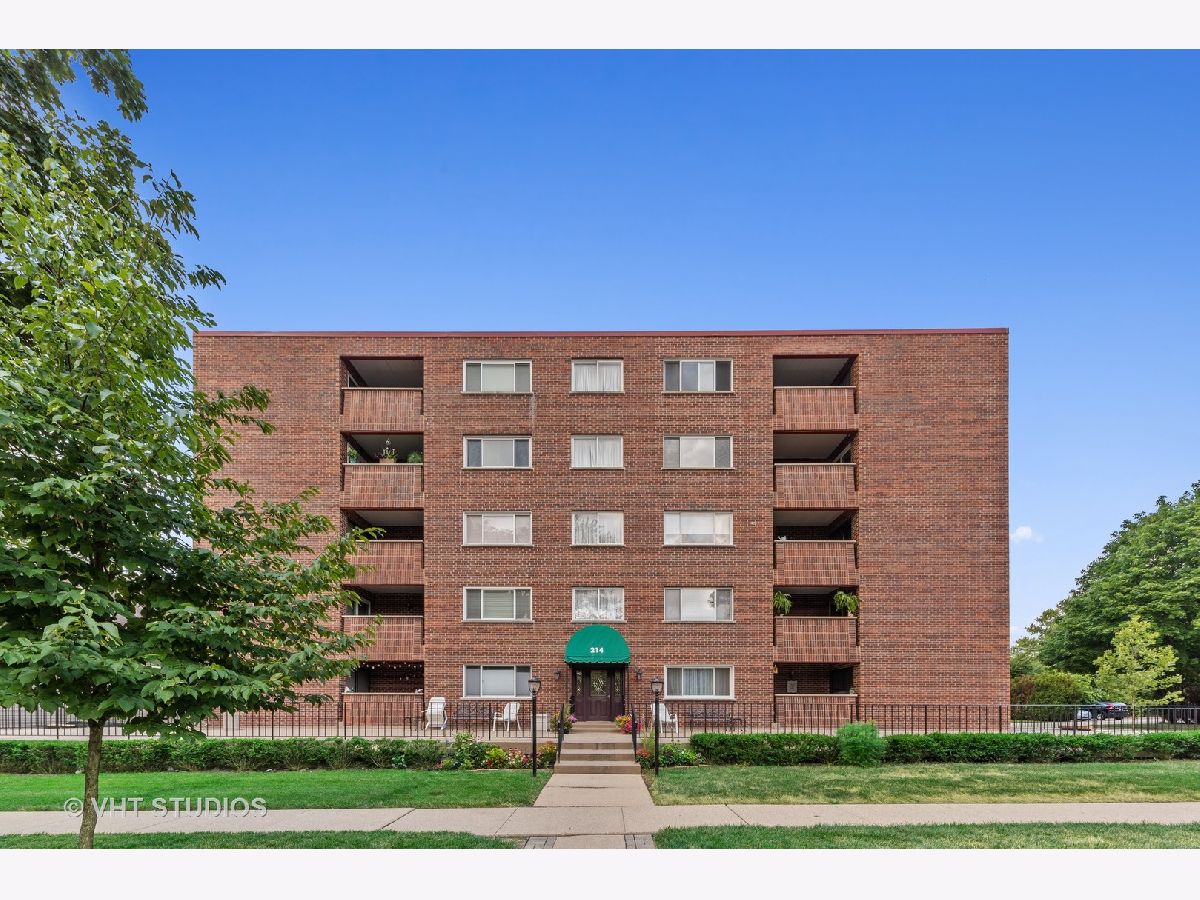 Condominiums Sold Arlington Plaza Arlington Heights Illinois, 214 Pine