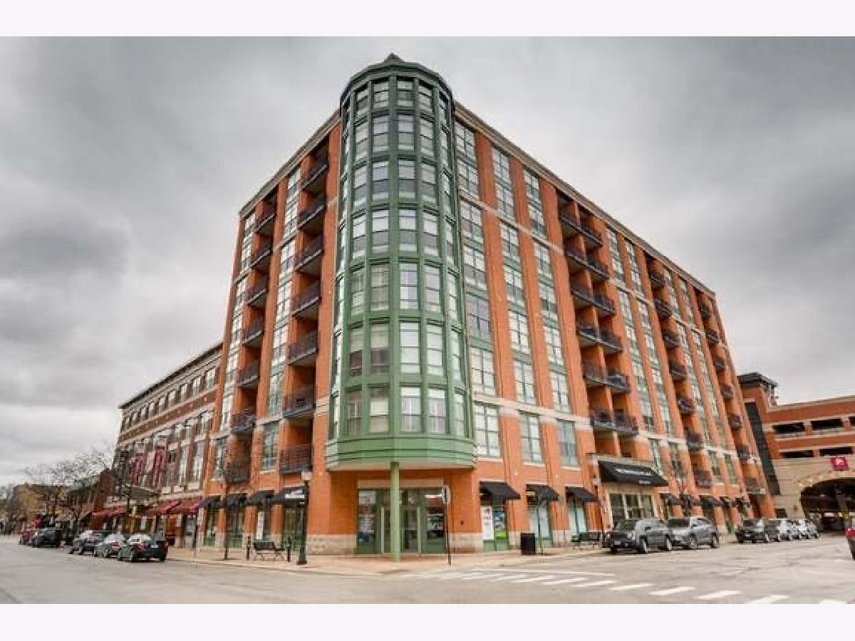 Condominiums Rented Metropolis Arlington Heights Illinois, 1 Highland