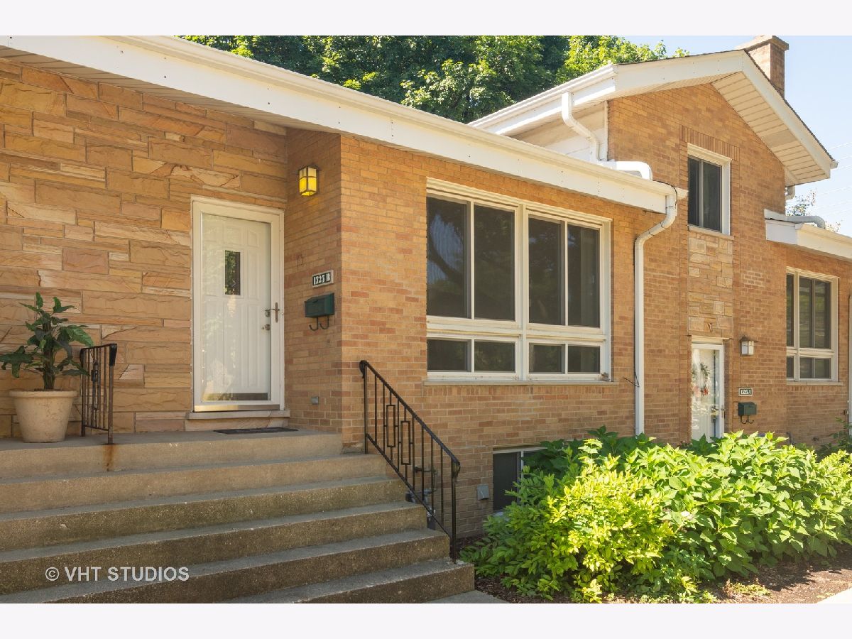 Townhomes Sold 12 Oaks At North Arlington Arlington Heights Illinois, 1525 Arlington Heights