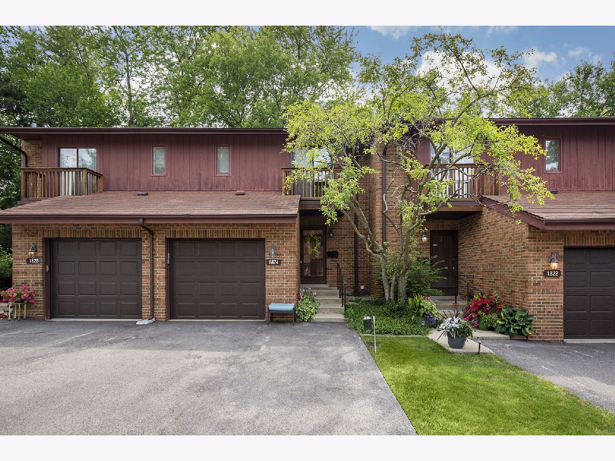 Townhomes Sold Chestnut Gardens Glenview Illinois, 1824 Chestnut