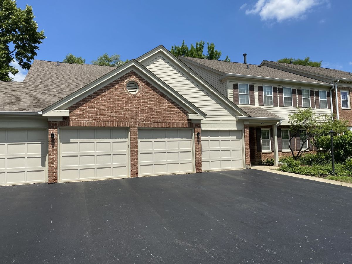 Arlington Club Wheeling IL, Townhomes & Condos For Sale & For Rent