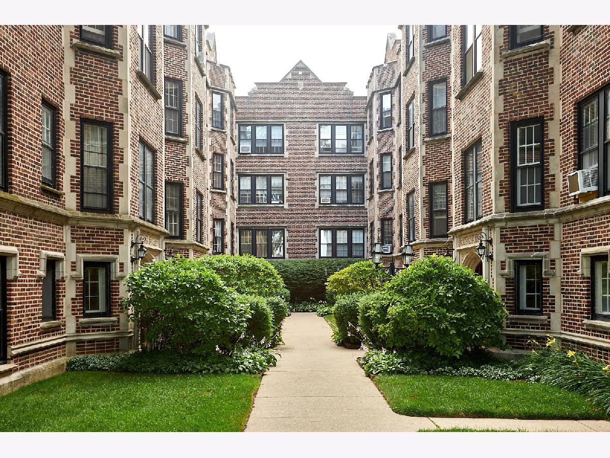 Condominiums Rented Tower Court Evanston Illinois, 582 Sheridan