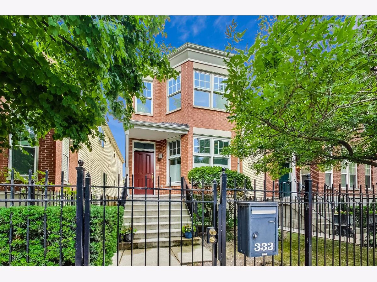 Condos & Townhomes & Homes Sold Old Town Village East Chicago Illinois, 333 Goethe