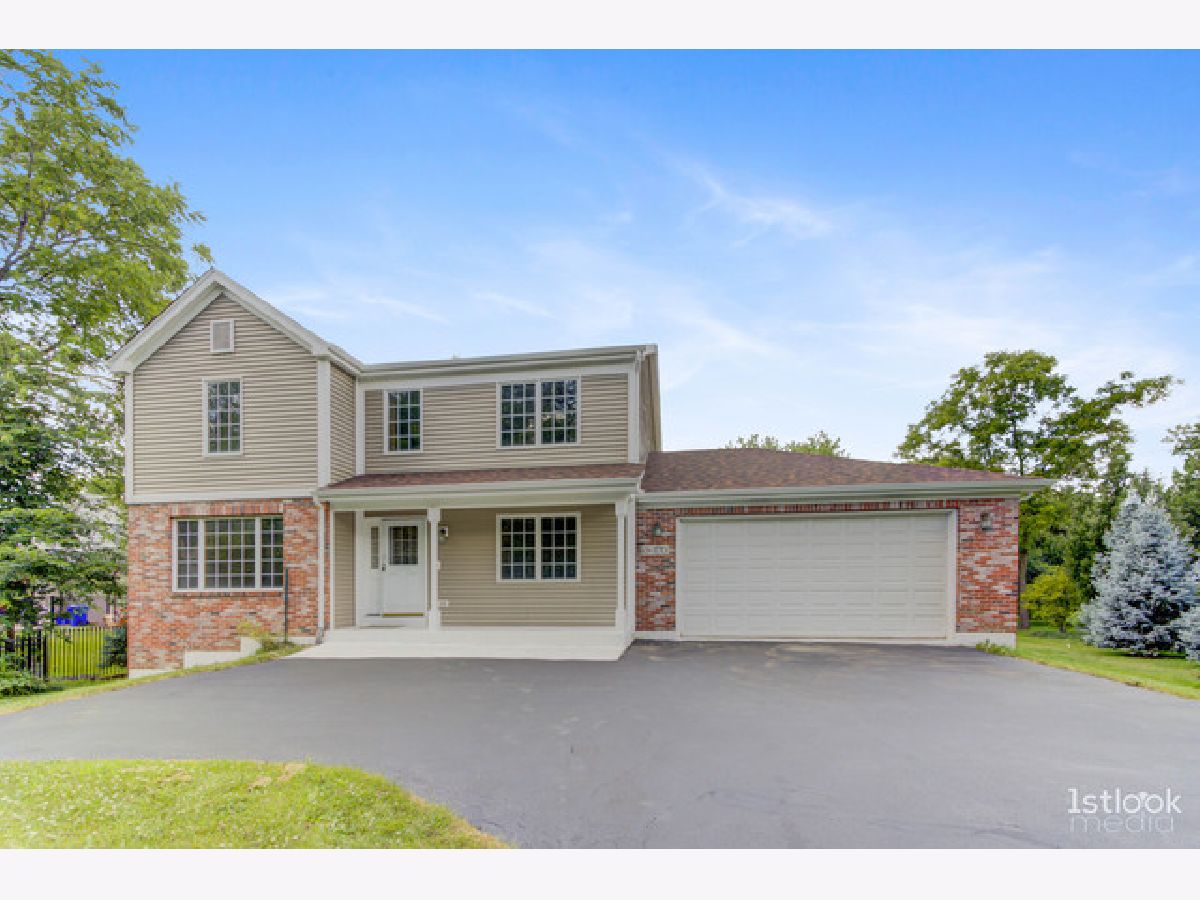 Condominiums & Homes Sold Glen Oaks Glen Ellyn Illinois, 0N170 Cumnor