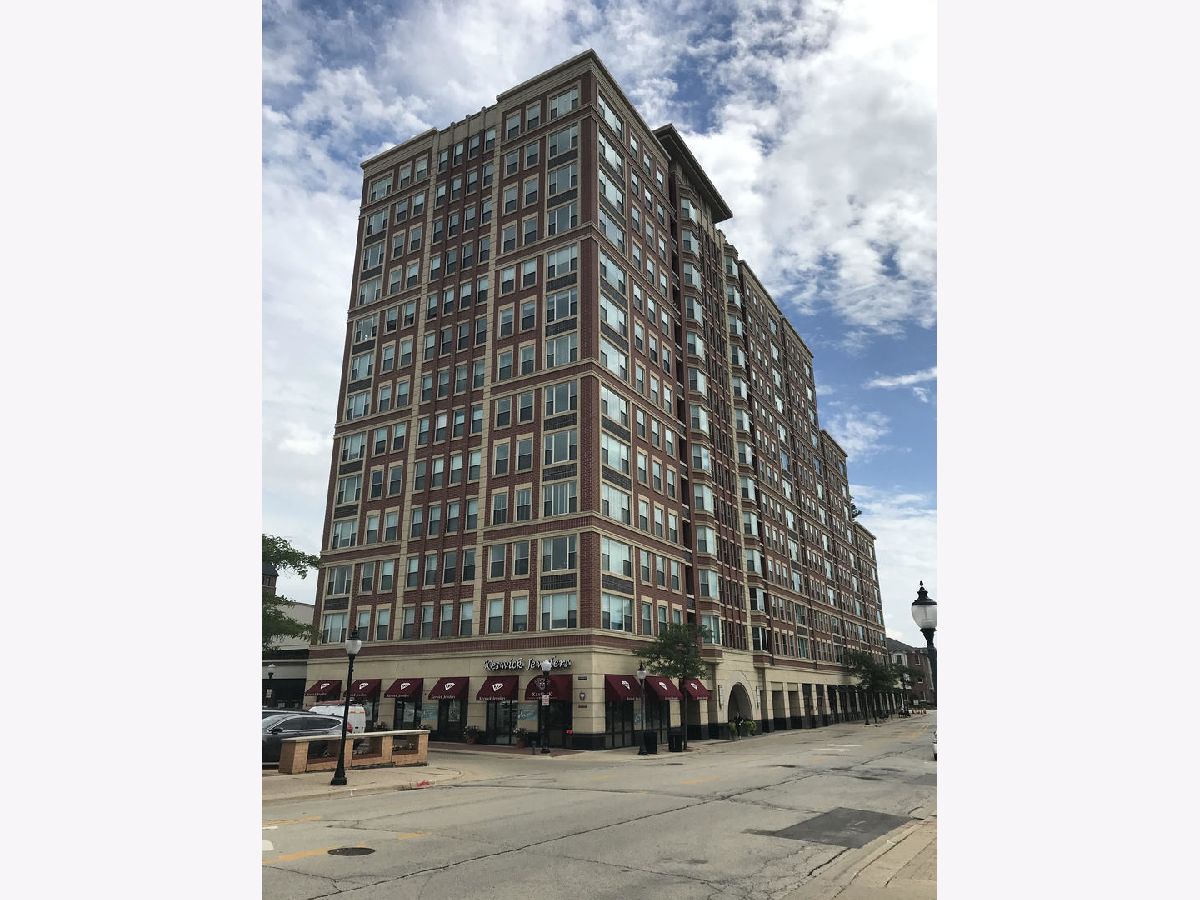 Condominiums Rented Arlington Town Square Arlington Heights Illinois, 77 Evergreen