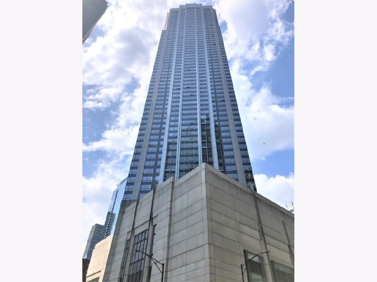 Condominiums Sold River East Chicago Illinois, 512 Mcclurg