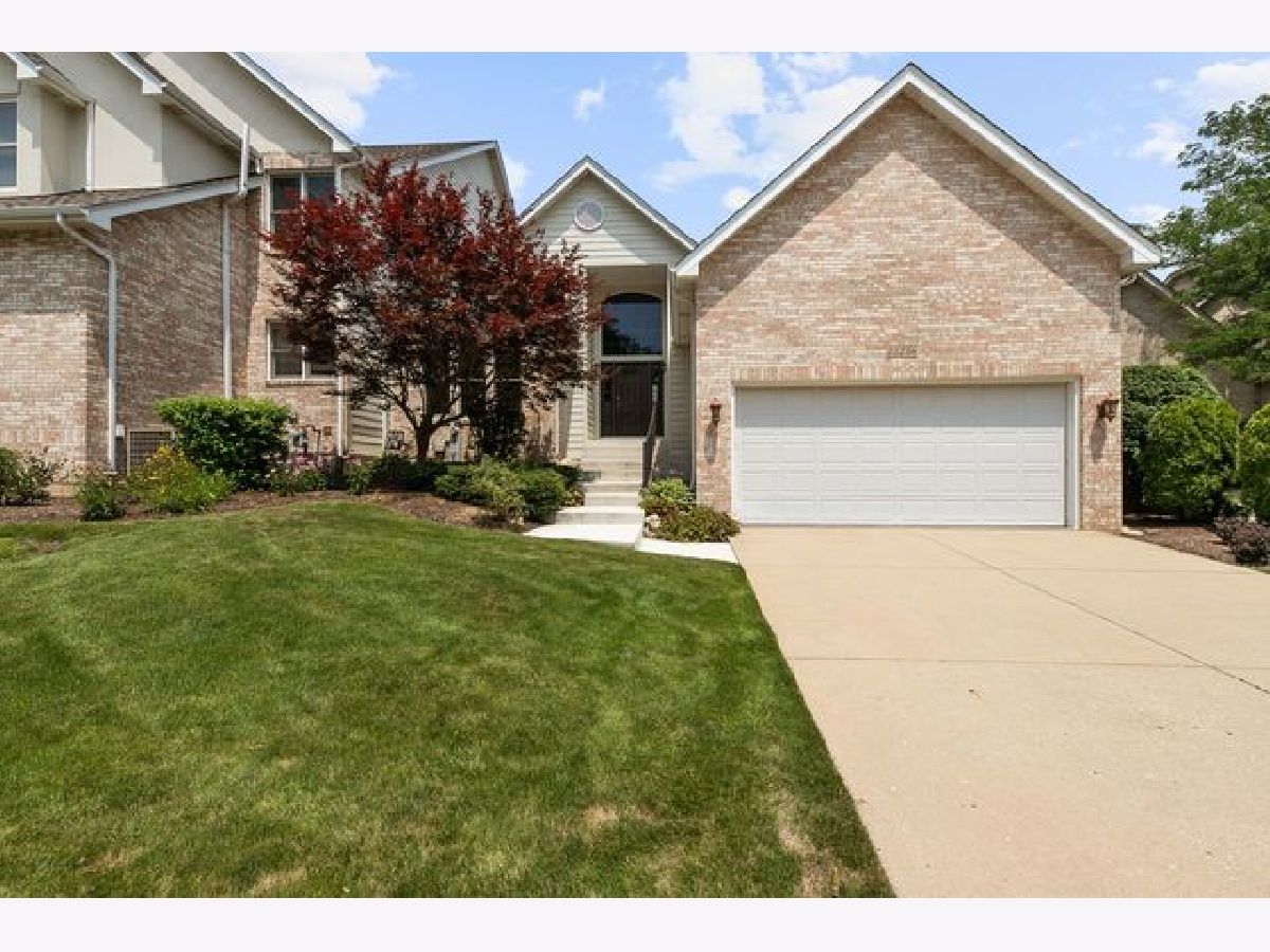 Lakelands Club Plainfield IL, Homes & Condos & Townhomes For Sale & For