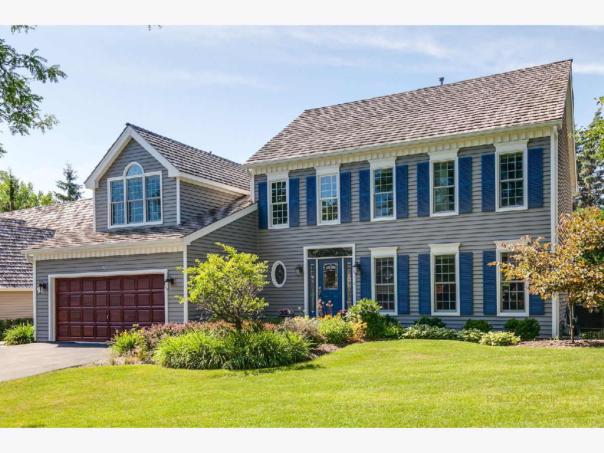 Homes Sold Mossley Hills Lake Zurich Illinois, 945 Colonial