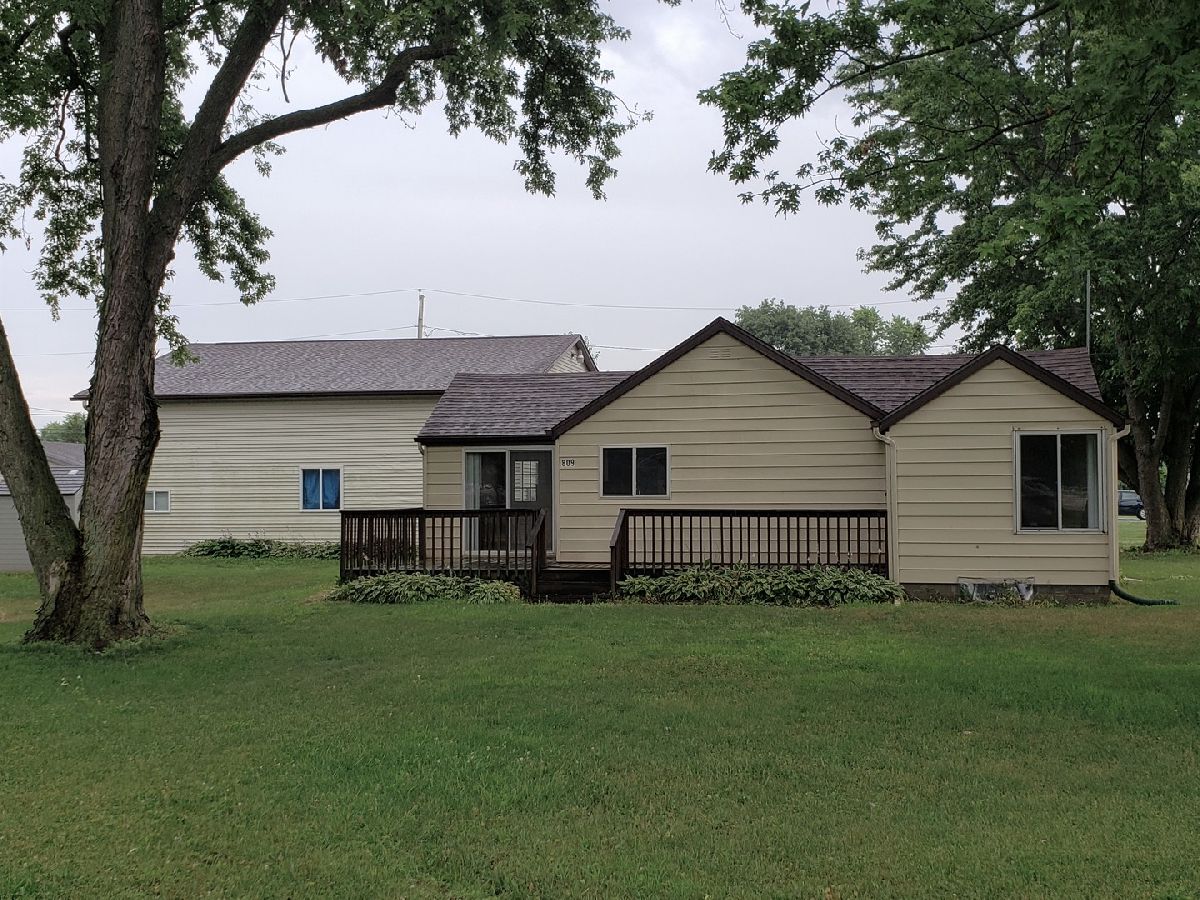  Sold Thomson Illinois, 809 Middle