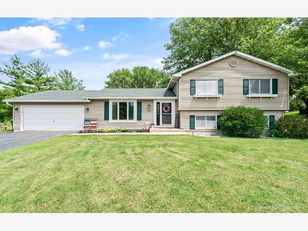 Homes Sold Meadows Of Woodstock Woodstock Illinois, 3209 Elaine