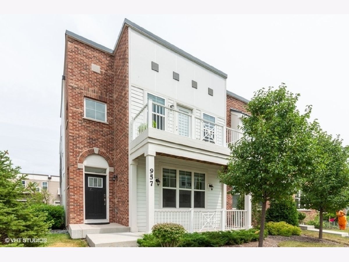 Townhomes Rented Union Square Aurora Illinois, 957 Times Square