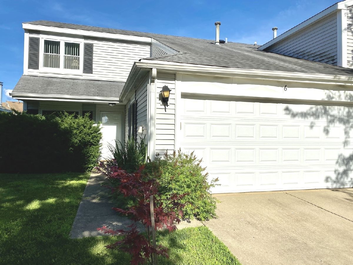 Condos & Townhomes Rented Summerset Buffalo Grove Illinois, 6 Buckingham