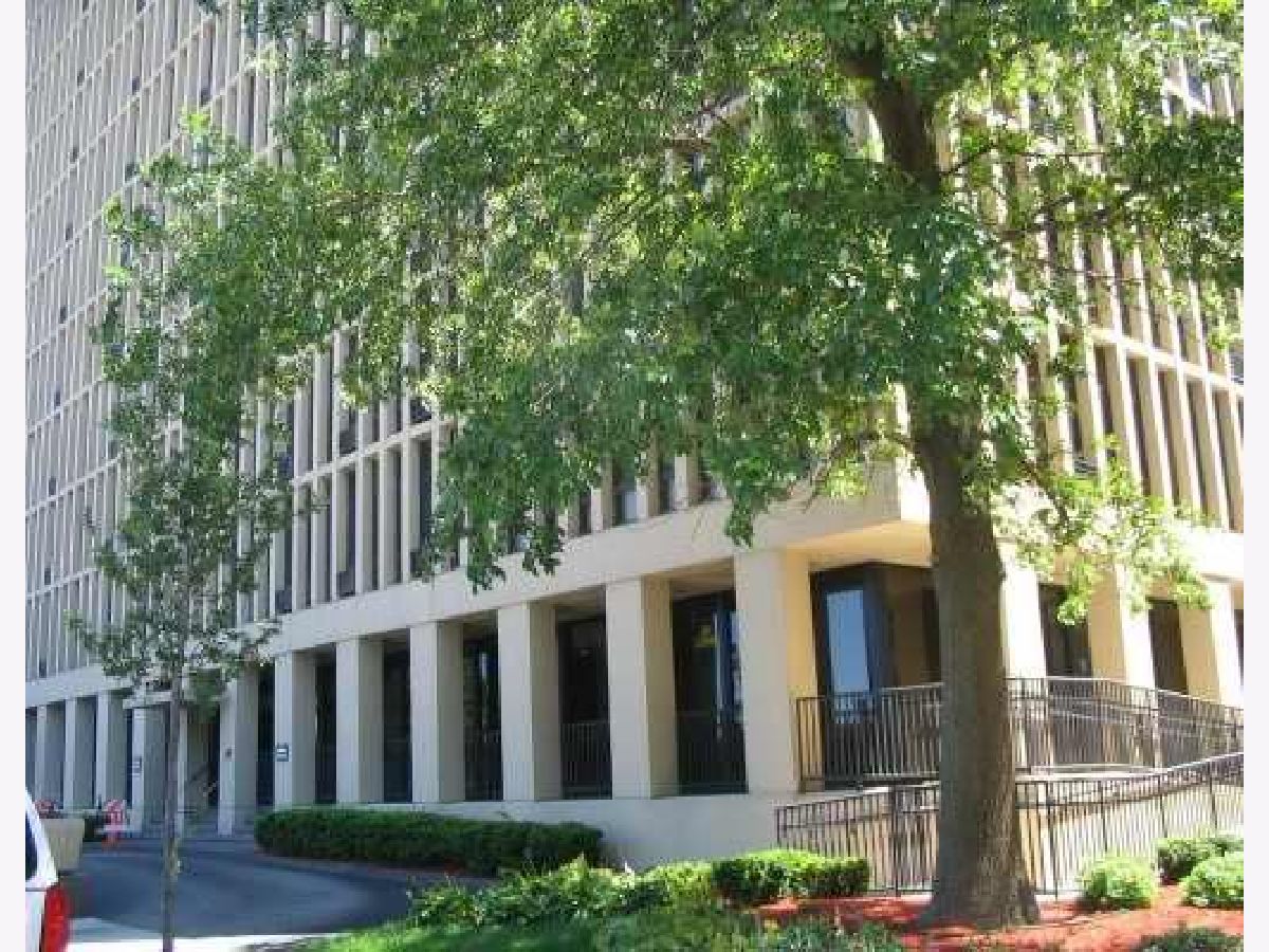 Condominiums Rented Quadrangle Condos Chicago Illinois, 6700 South Shore