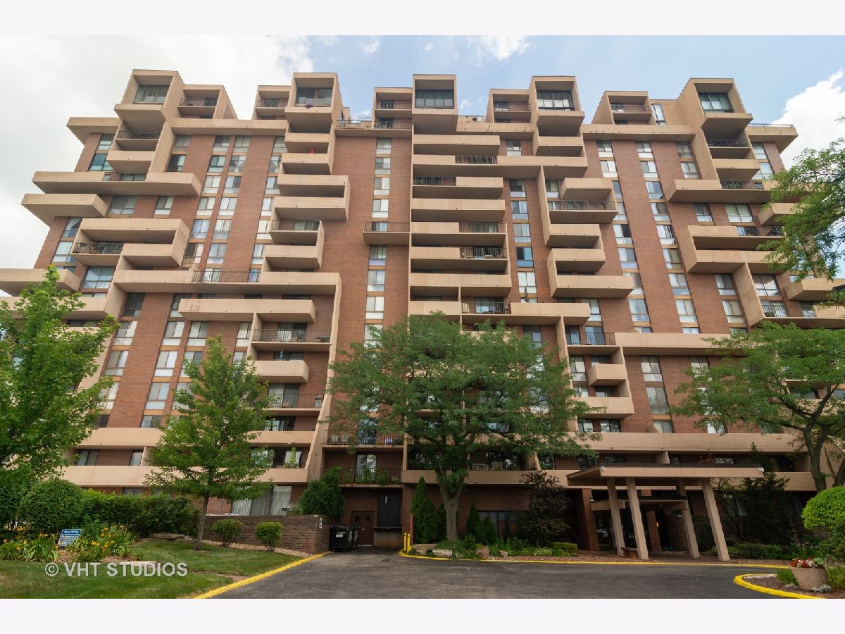 Dominion Tower Wood Dale IL, Condos & Townhomes For Sale & For Rent