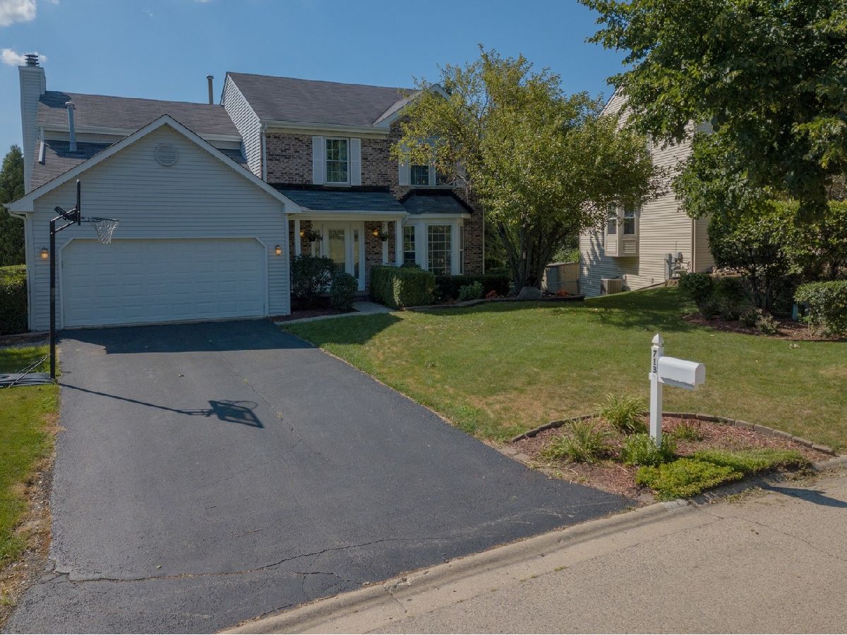 Homes & Condos & Townhomes Sold Crystal Creek Lake In The Hills Illinois, 713 Mohican